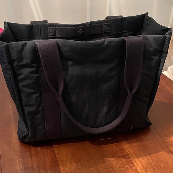 lululemon boxy tote 10L bag - Picture 3 of 4